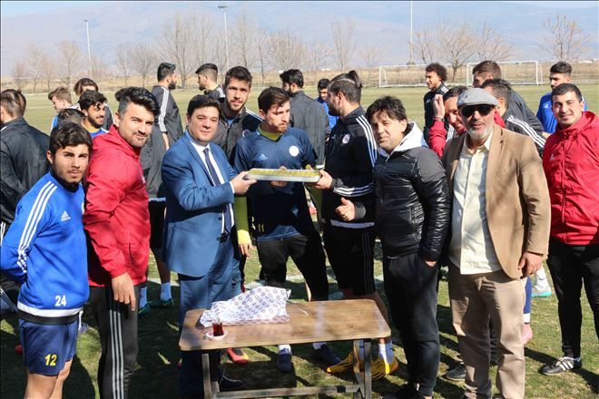 Menemen Belediyespor´a Moral Tatlısı