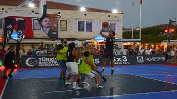 Foça Basketbol Şöleni`nde Muhteşem Final 