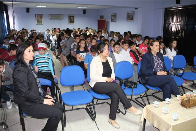 Menemenli Öğrenciler Güneş Sistemini öğrendi 