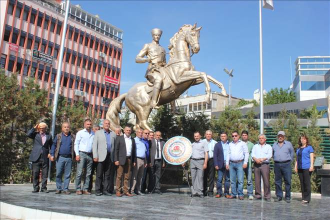 Gerek hava şartları gerekse de hükümetlerin yanlış tarım politikaları sonucunda  Dünya Çiftçiler Günü Buruk Kutlandı  ÇİFTÇİLİK CAN ÇEKİŞİYOR