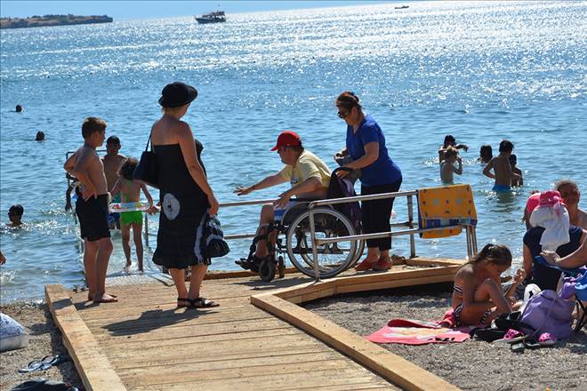 Foça da Engeller Kalkıyor