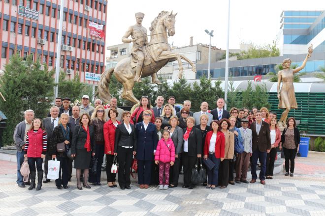 STK lar ve İşçi Partisi de ATA yı unutmadı 