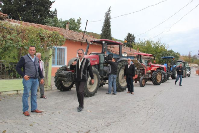 Traktör Çiftçisinin Yüzü Güldü 