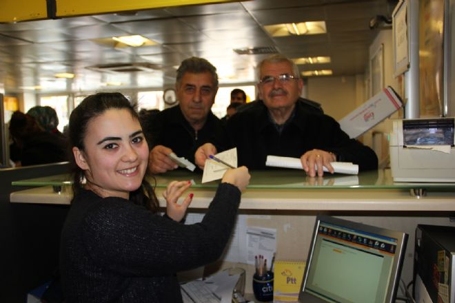 65 yaş üstü ulaşım kartları Menemen e geldi 